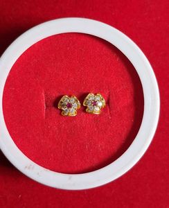 Heart Stud Earrings with Rhinestones gold