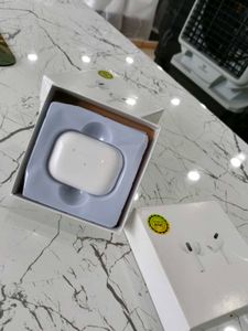 Wireless Earbuds with Charging Case
