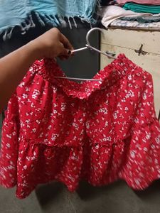 Chic Red Floral Mini Skirt