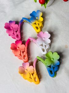 2 Cute Flower Hair Clips