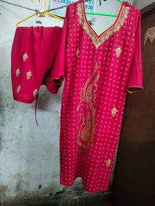 Beautiful Tomato red Kurta Set with Embroidery