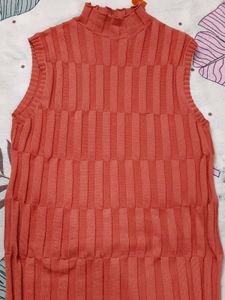 Sleeveless Ribbed Turtleneck Top