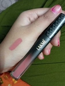 Lakme Xtraordin-Airy Lip Mousse