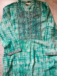 Green Tie-Dye Kurta with Embroidery