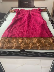 Rose &amp; Red Striaght Kurthi