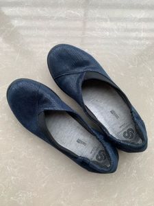 Clarks Cloudsteppers Slip-Ons