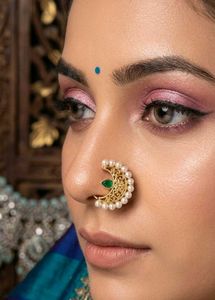 Elegant Pearl & Emerald Nose Pin