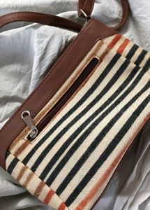 Zouk Striped Crossbody Bag👜