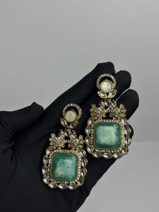 Exquisite Emerald & Crystal Dangle Earrings