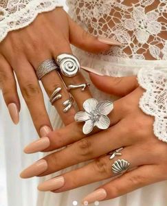 Flower rings set