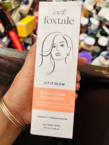 Foxtale Super Glow Face Wash