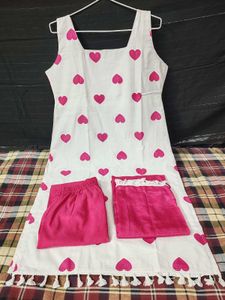 Sleeveless Kurta Set with Pink Hearts