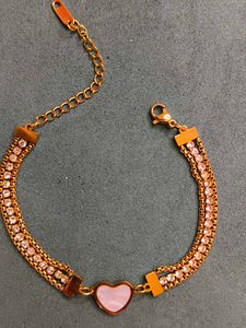 Elegant Gold Bracelet with Heart Charm