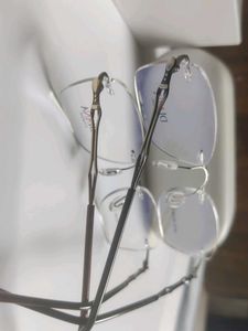 DIANA Eyewear Rimless Glasses