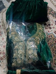 Velvet Strecheble Complete Suit Set...