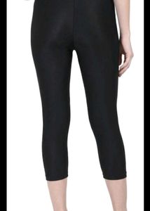 3/4th Black Leggings