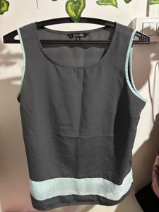Stylish Sleeveless Grey Top