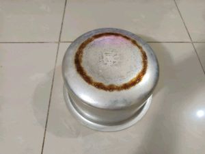 Used Aluminium Cooking Pot / Tope / Patila