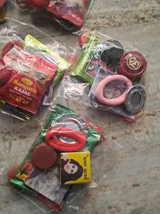 pavk of 9Assorted Hair Accessories &amp; Kajal