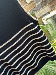 Chic Striped Sleeveless Knit Top