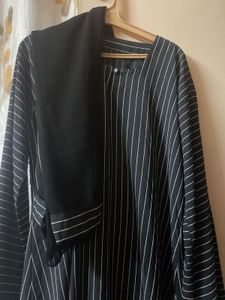navy blue striped abaya.