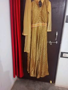 GOLDEN GOWN WTH NET DUPATTA ❤️