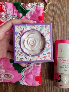 Rose Essential Oil And Flower Diffuser