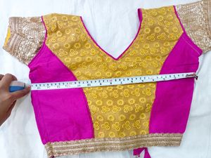 Beautiful Chikankari Work Lehanga Nd Top(Dupatta I