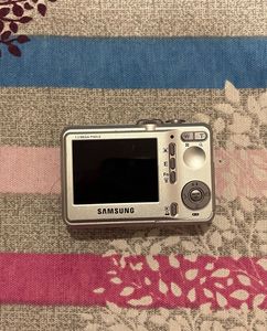 Samsung D760 Digital Camera