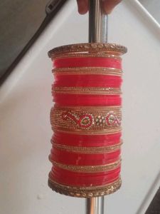 Vibrant Red &amp; Gold bridal Bangles Set
