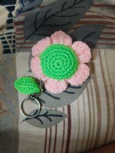 a cute crochet set of 1