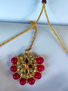Exquisite Kundan &amp; Pearl Necklace Set