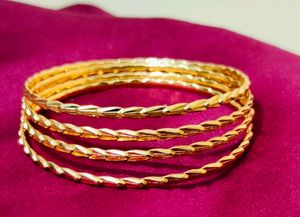 Set of 4 Elegant 1gm Gold 🆕Bangles