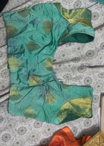 Elegant Purple Silk Saree with Gold Motifs