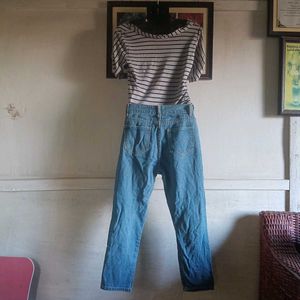 Stylish Striped Top &amp; Jeans Outfit