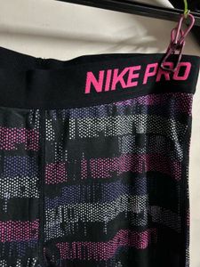 Nike Pro Capris