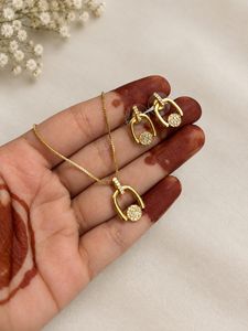 Anti tarnish jewellery chain pendant earrings set