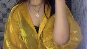 Chic Yellow Top with Smocked Waist