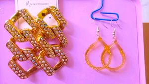 Glass &amp; Iredescent Gold earring set🌸✨️