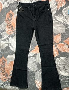 SHEIN NEW WITH TAG JEANS 🖤