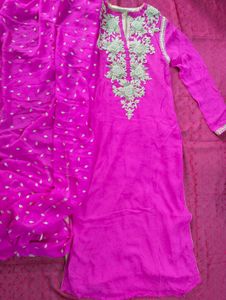 free gifts 🎁🎁 inside ...Elegant Pink Embroidered