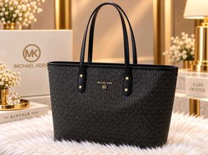 Michael Kors Tote Bag - Signature Print