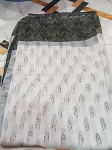 Elegant Printed saree with blouse