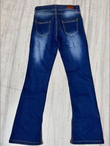 DOLCE CRUDO Bootcut Midrise Clean look Jeans