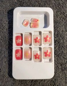 Press-On Nail Set