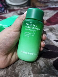 Innisfree Green Tea Ceramide Milk Barrier Essence