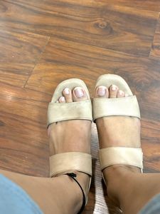 BLOCK HEEL