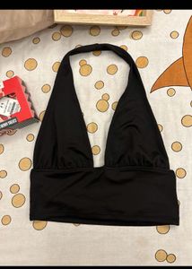 Stylish Black Crop Top with Cut-out