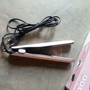 Ikonic Me Hair Straightener