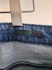UCB - Distressed Camo Jeans